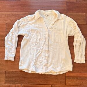 Rayon/Linen Blend Skies are Blue Textured Cream Button-Up Shirt Size Small